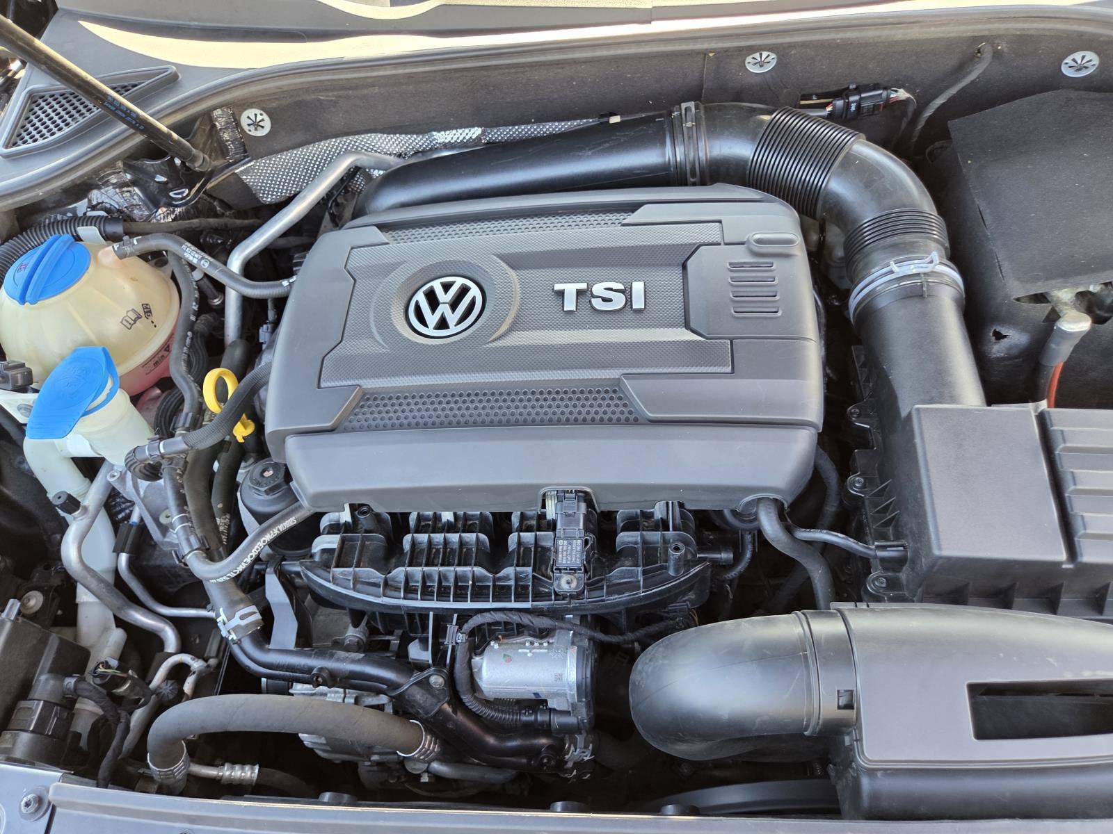 2017 Volkswagen Passat 1.8T SE w/Technology