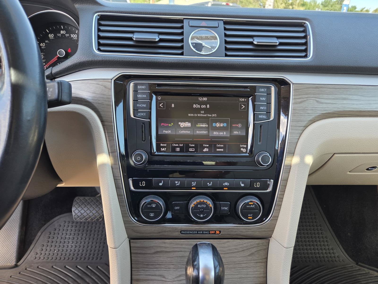 2017 Volkswagen Passat 1.8T SE w/Technology