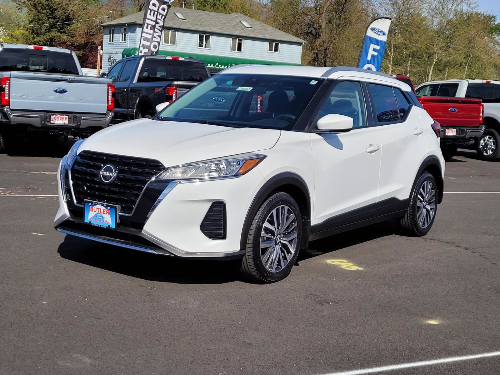 2022 Nissan Kicks SV