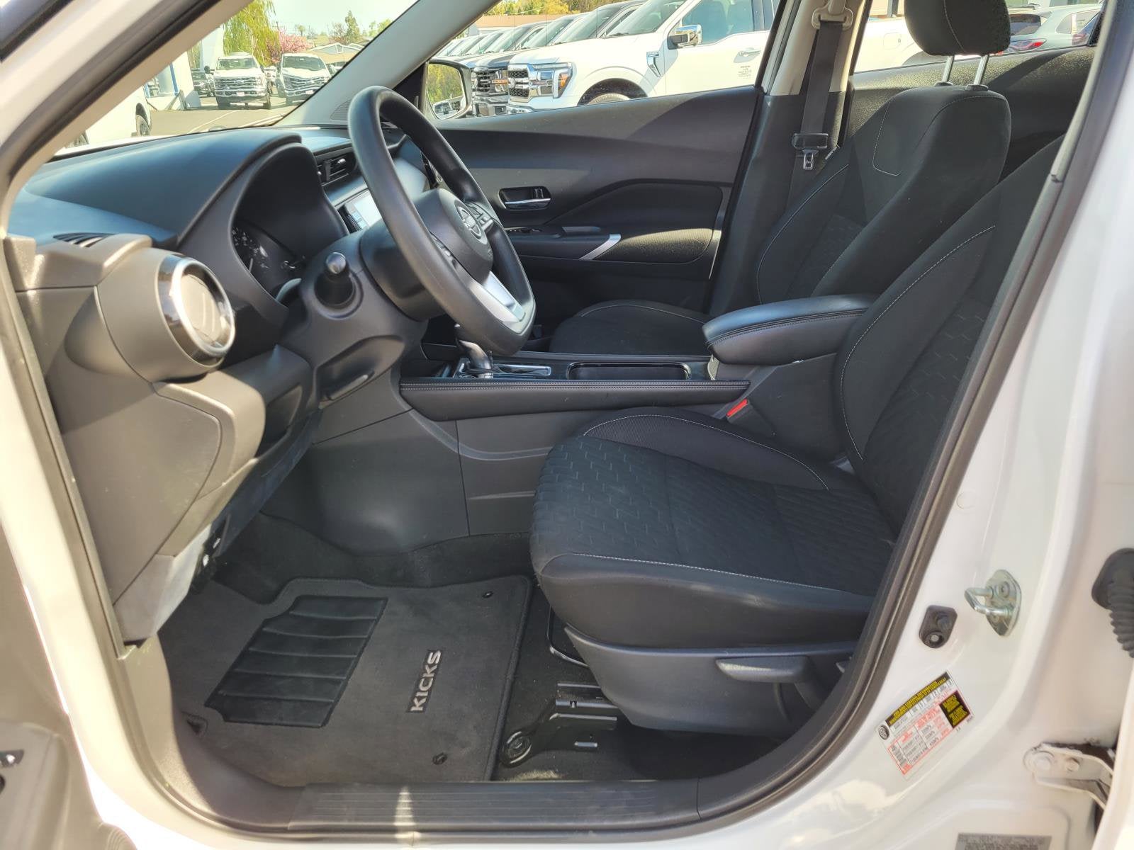 2022 Nissan Kicks SV