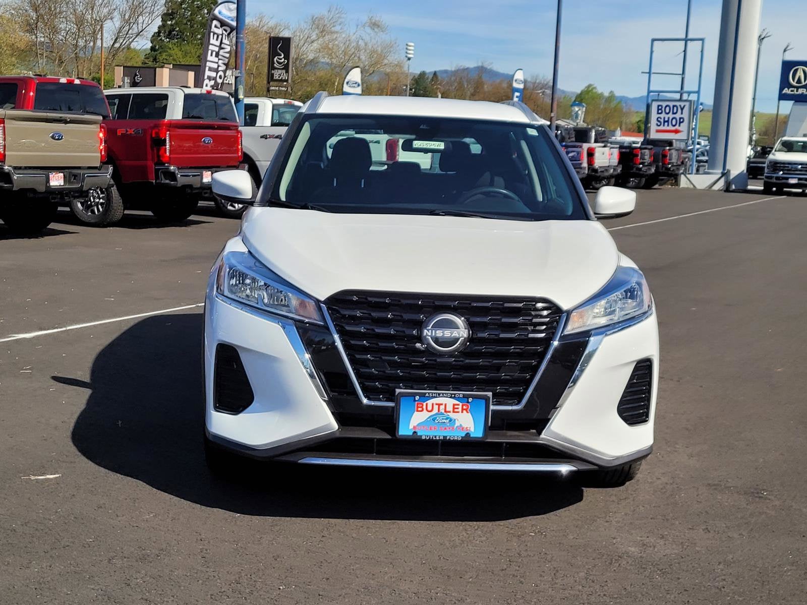 2022 Nissan Kicks SV