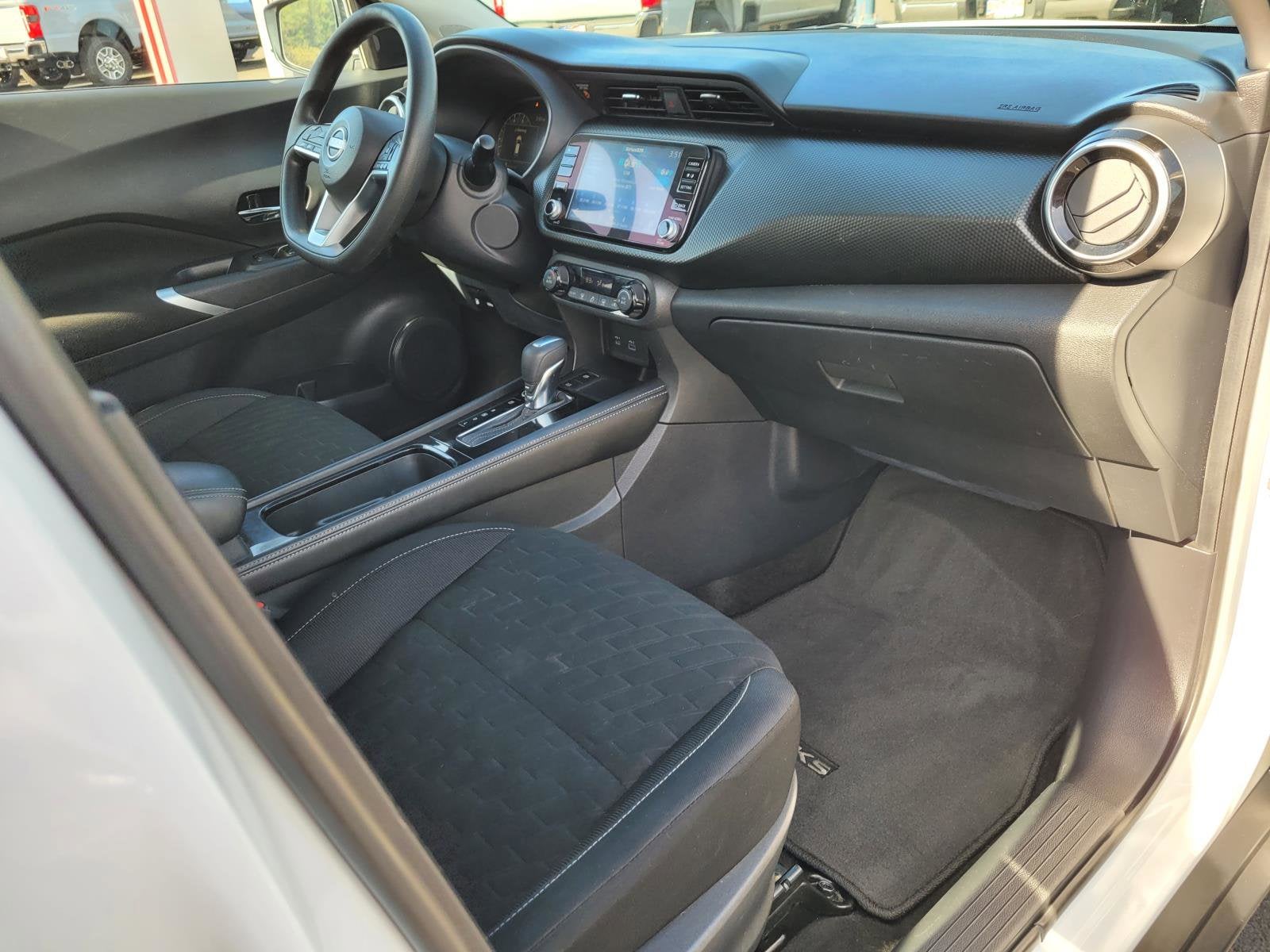 2022 Nissan Kicks SV