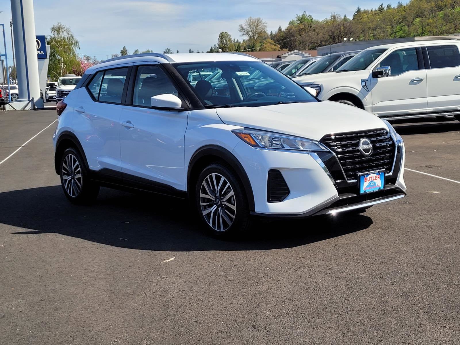 2022 Nissan Kicks SV