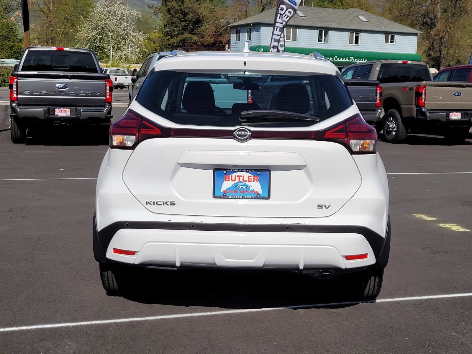 2022 Nissan Kicks SV