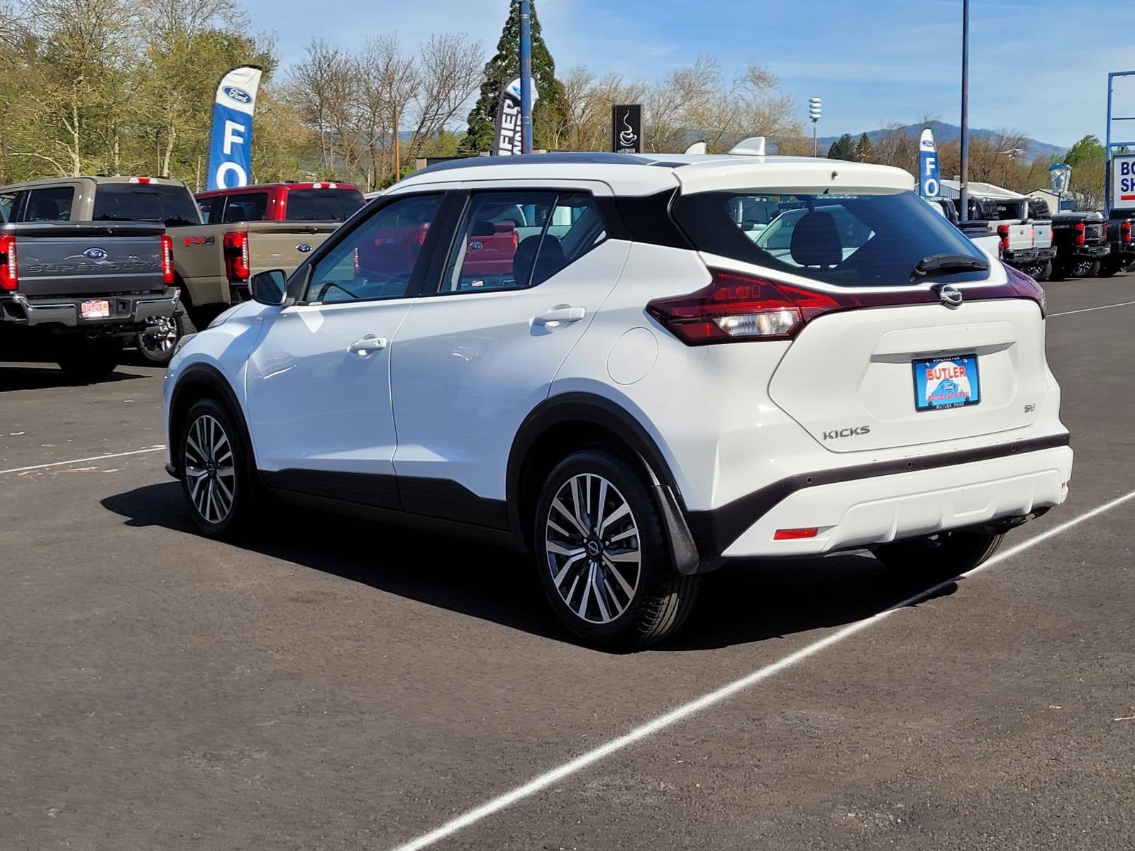 2022 Nissan Kicks SV