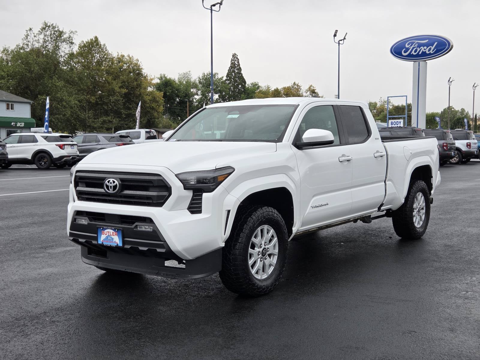 2025 Toyota Tacoma 4WD SR5