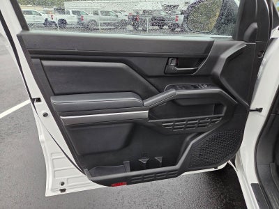 2025 Toyota Tacoma 4WD SR5