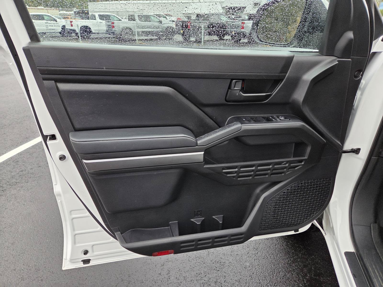 2025 Toyota Tacoma 4WD SR5