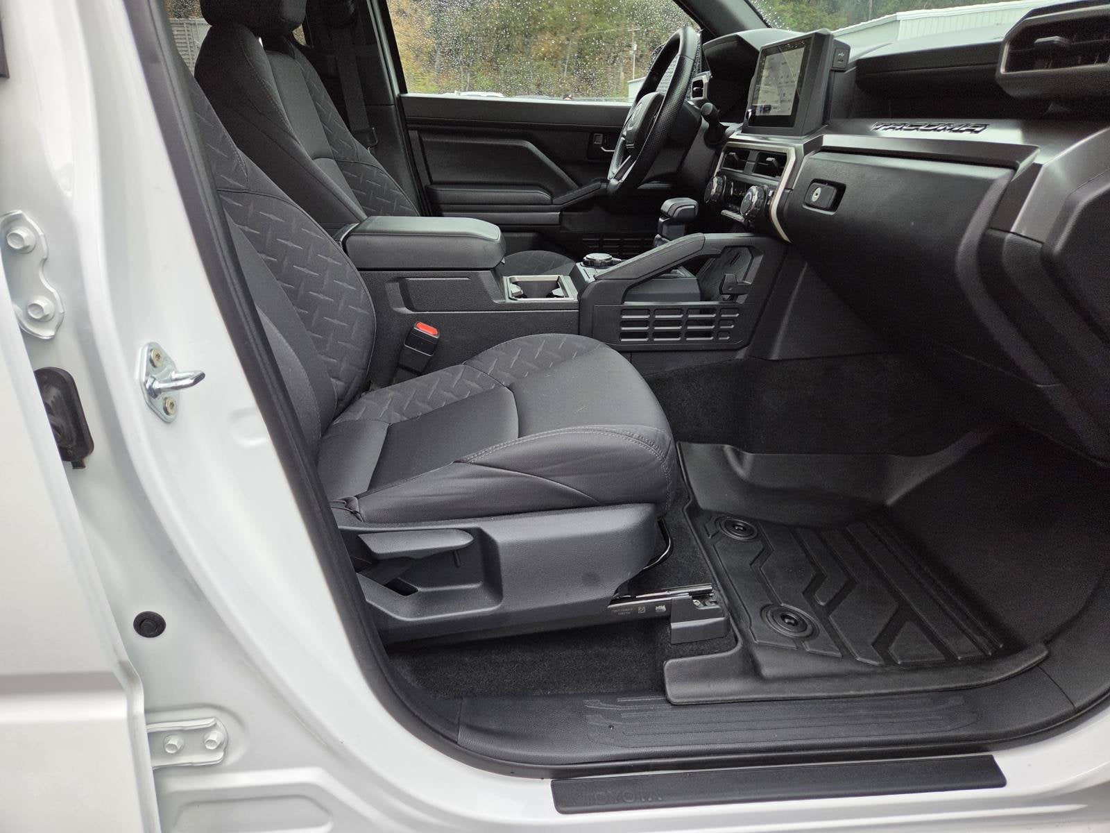 2025 Toyota Tacoma 4WD SR5