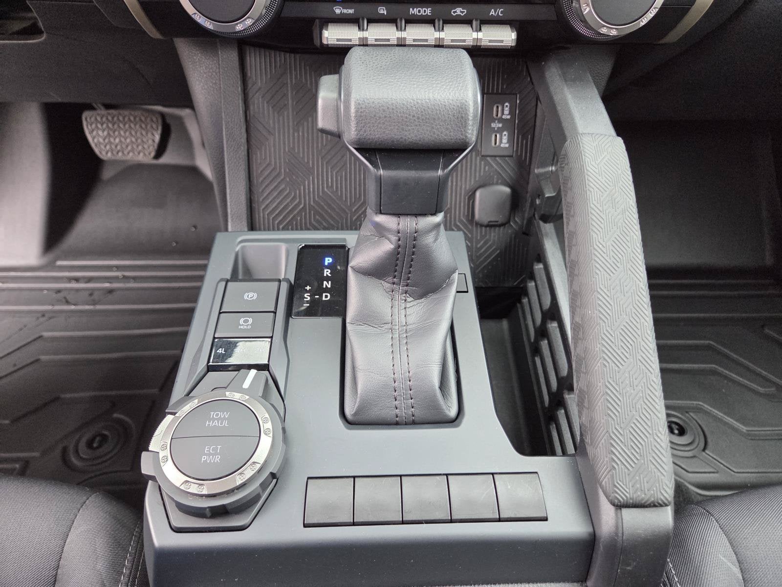 2025 Toyota Tacoma 4WD SR5