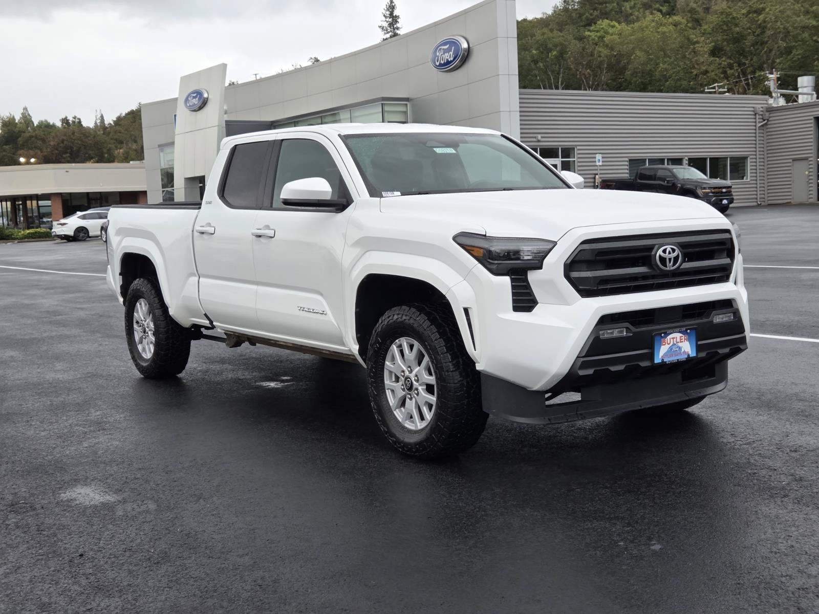 2025 Toyota Tacoma 4WD SR5