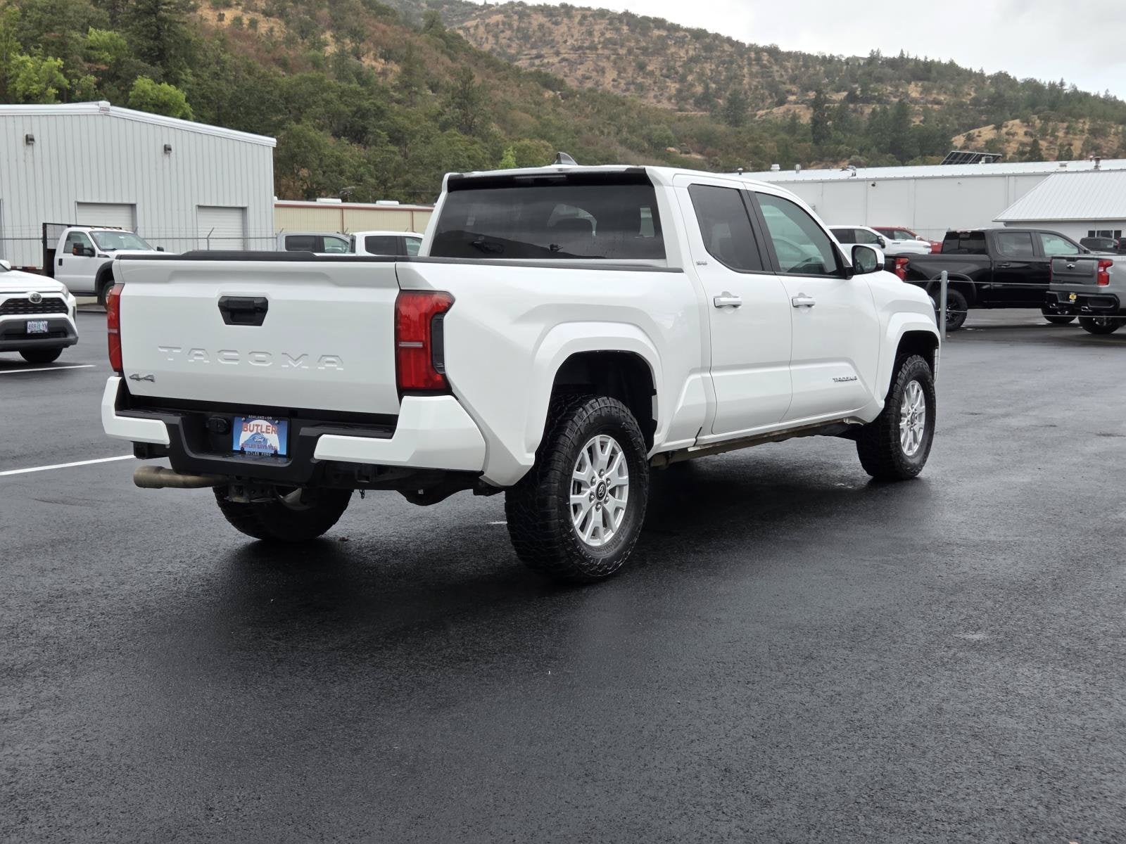 2025 Toyota Tacoma 4WD SR5
