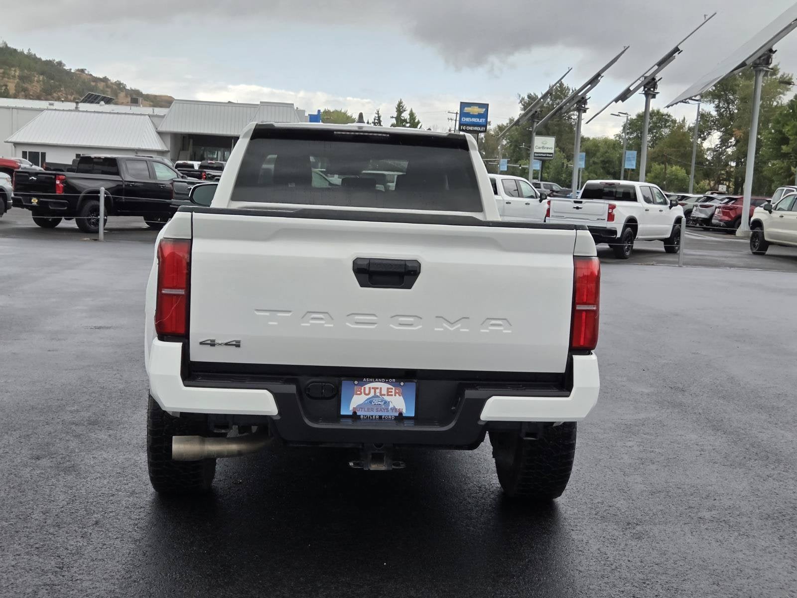2025 Toyota Tacoma 4WD SR5