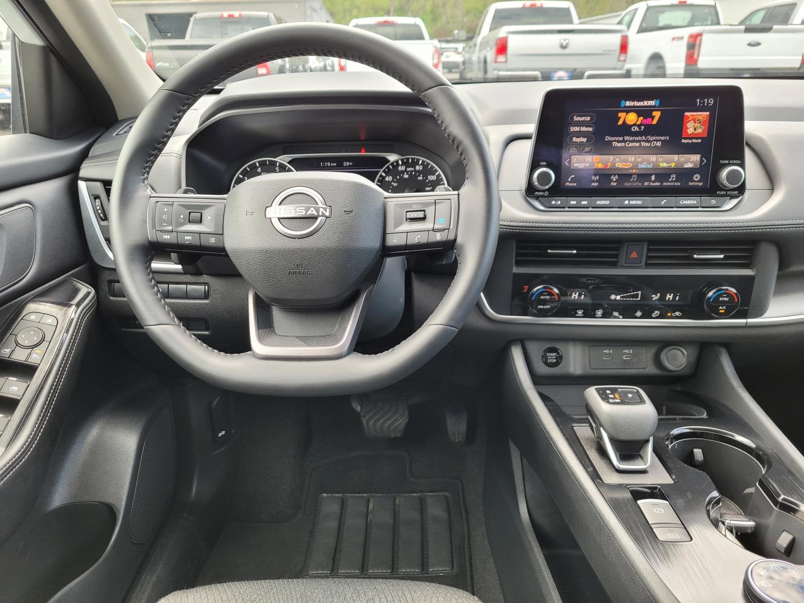 2025 Nissan Rogue SV