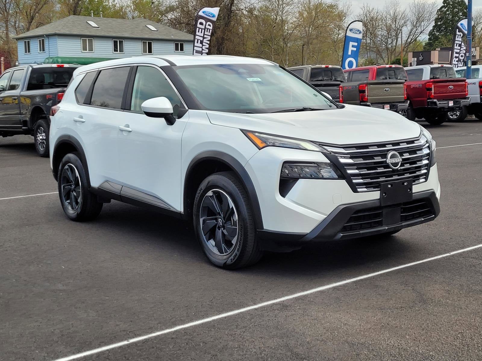 2025 Nissan Rogue SV