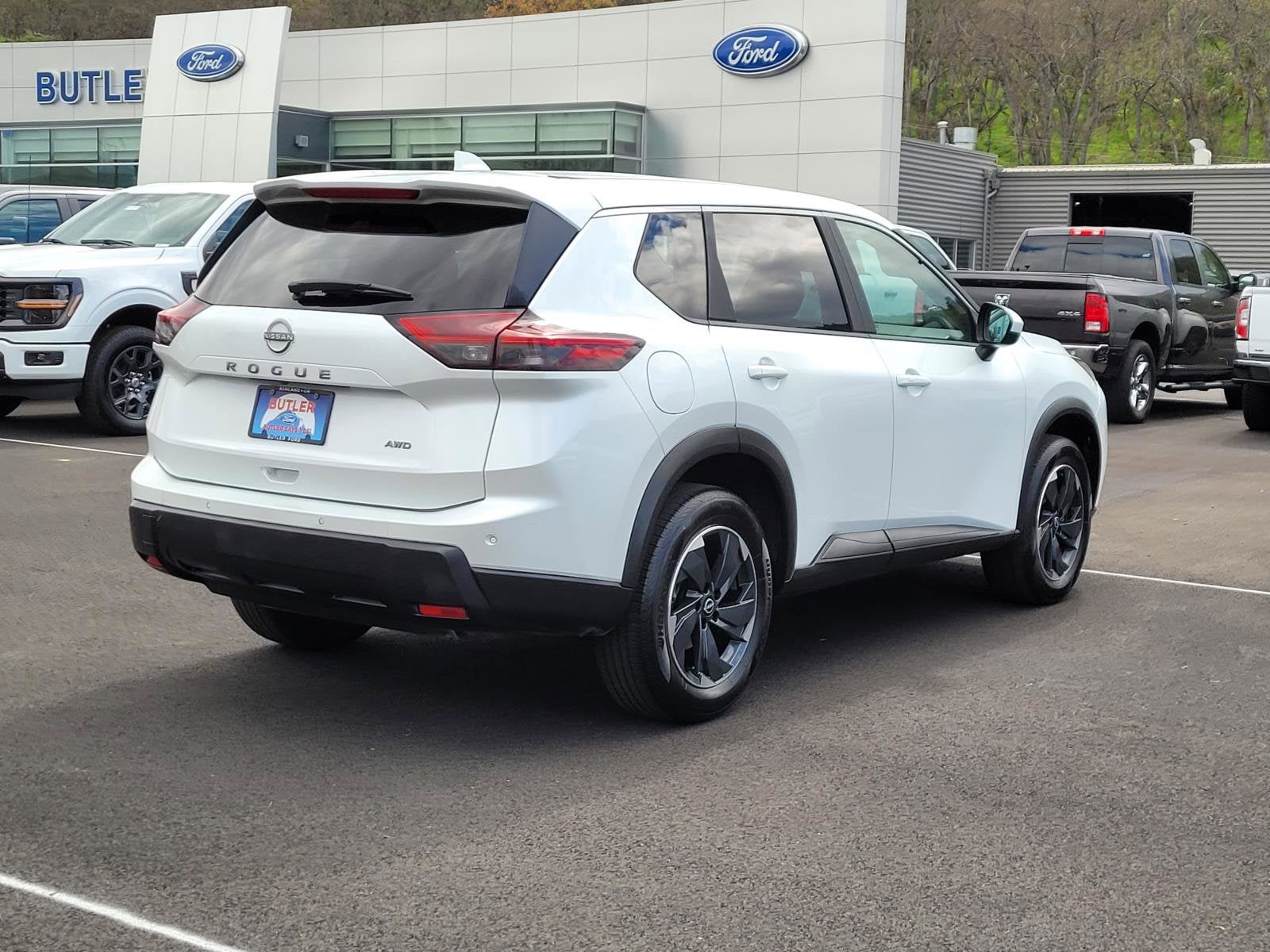 2025 Nissan Rogue SV