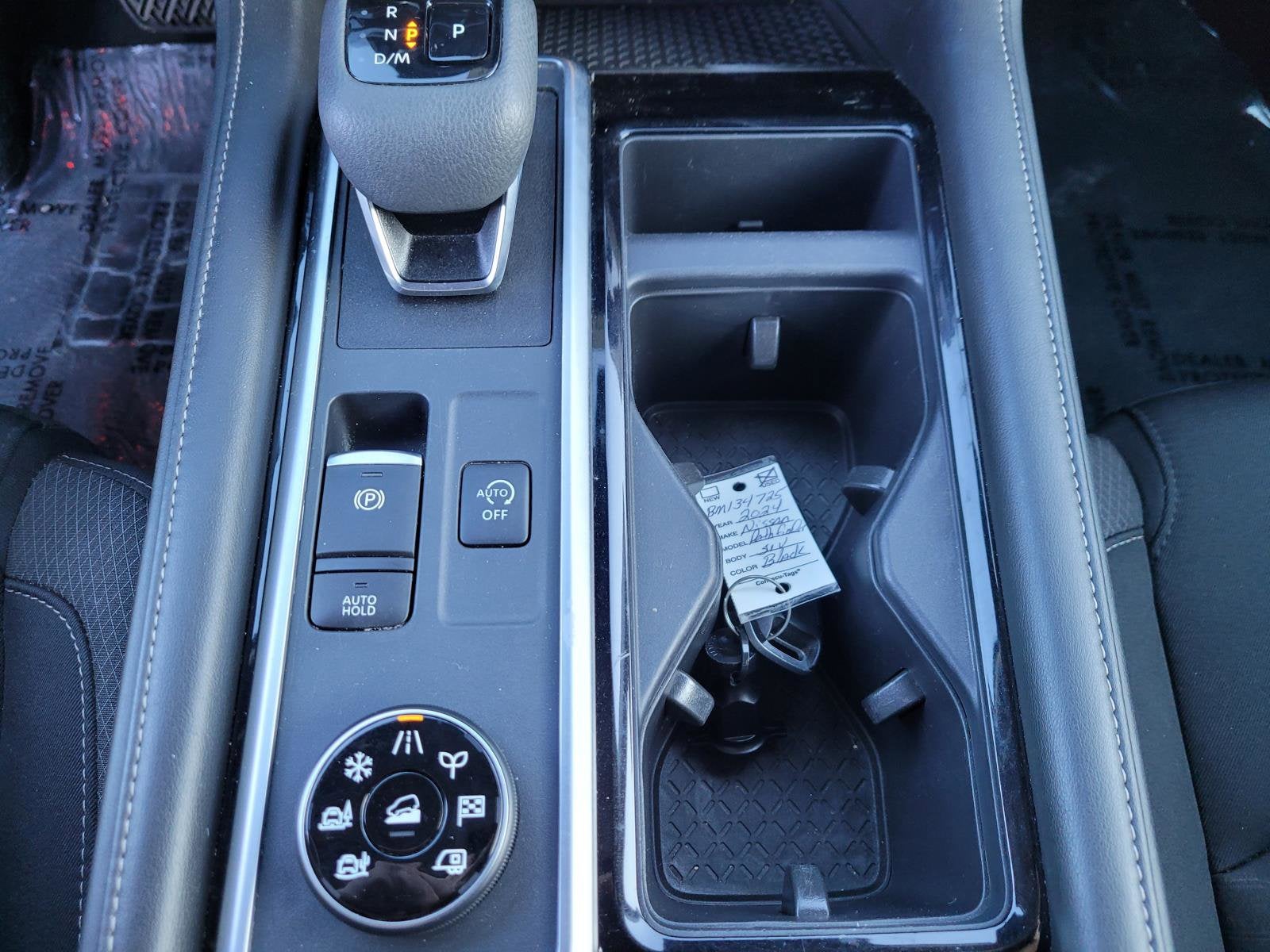 2024 Nissan Pathfinder SV