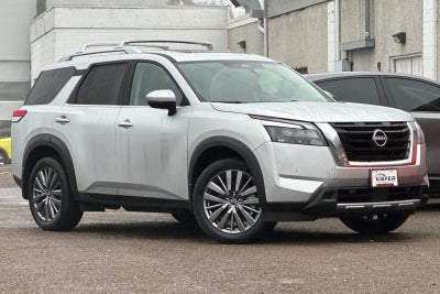 2025 Nissan Pathfinder SL