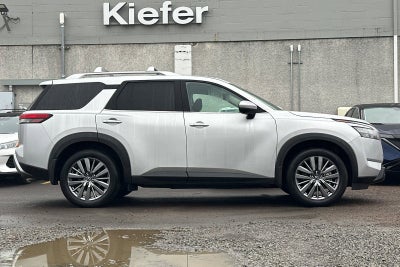 2025 Nissan Pathfinder SL