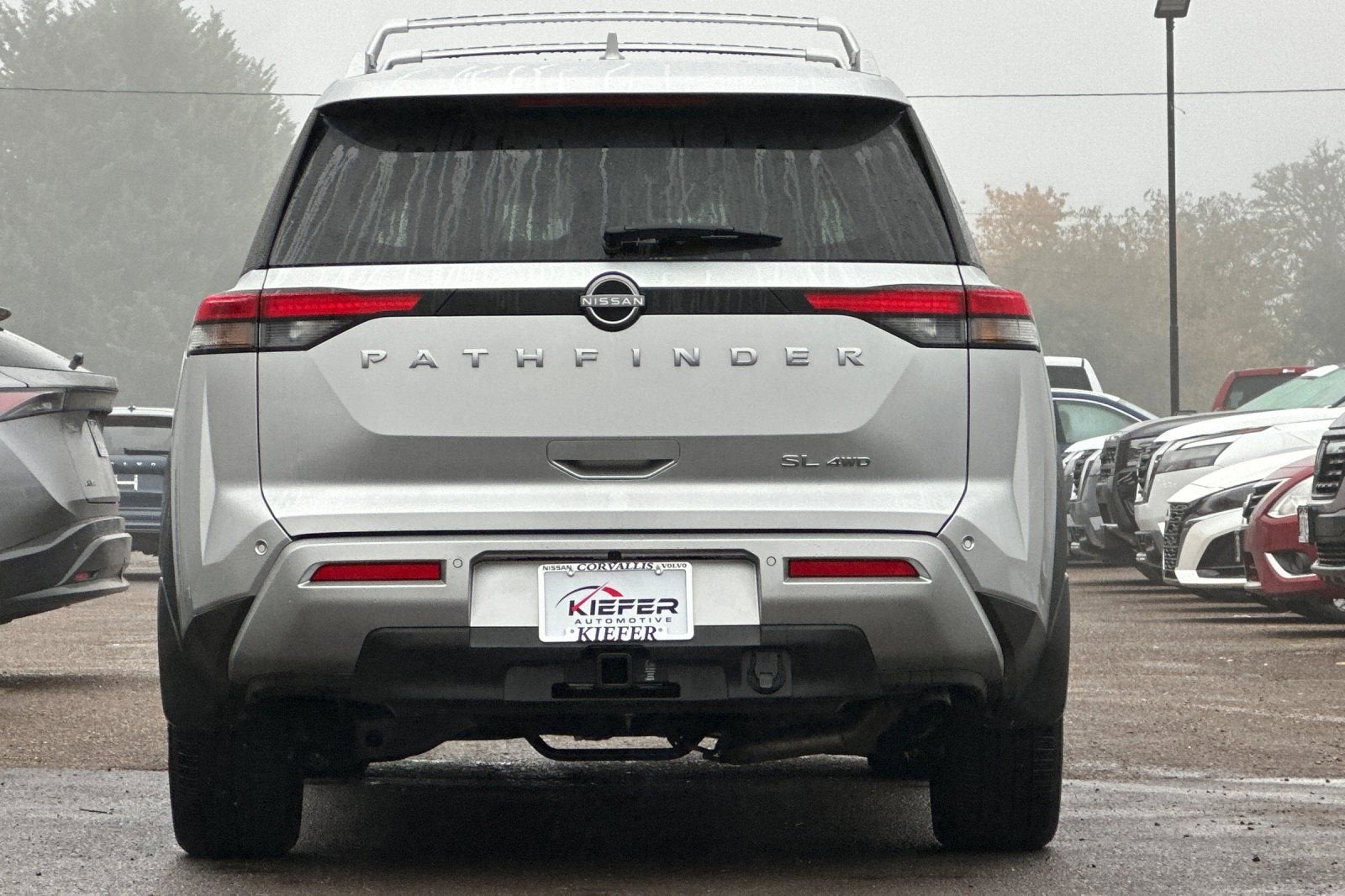 2025 Nissan Pathfinder SL