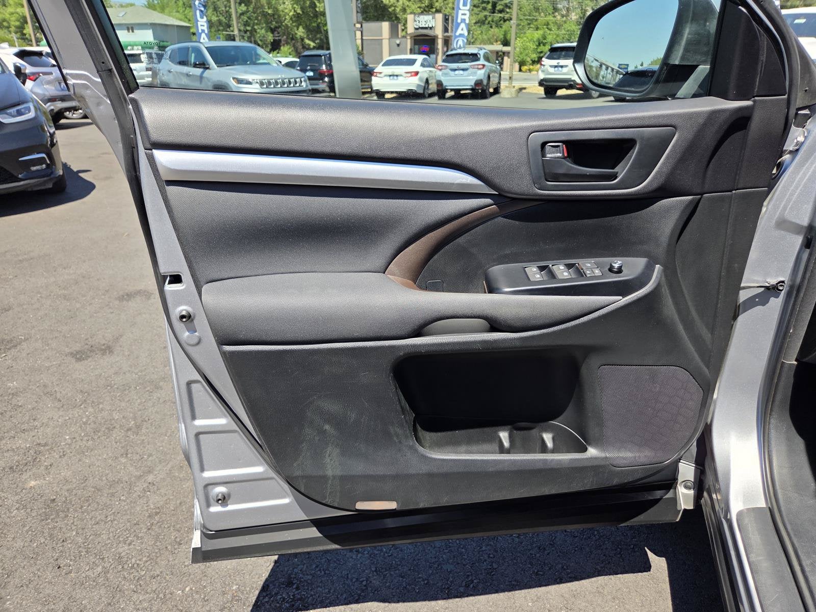 2016 Toyota Highlander LE