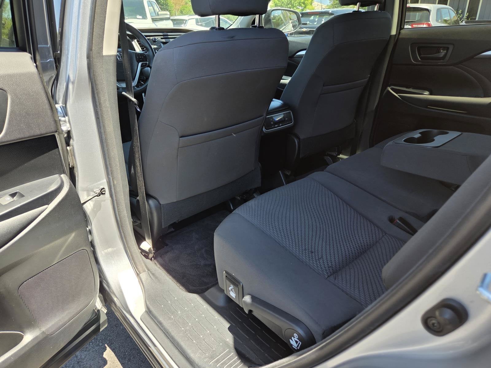 2016 Toyota Highlander LE