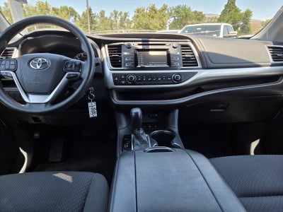 2016 Toyota Highlander LE