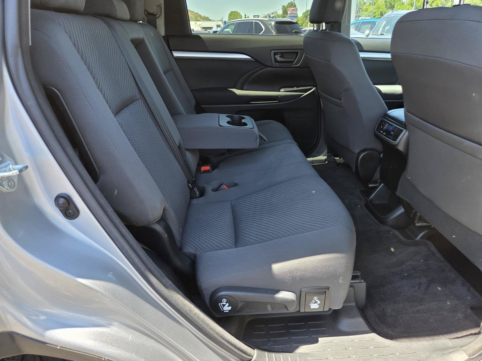 2016 Toyota Highlander LE
