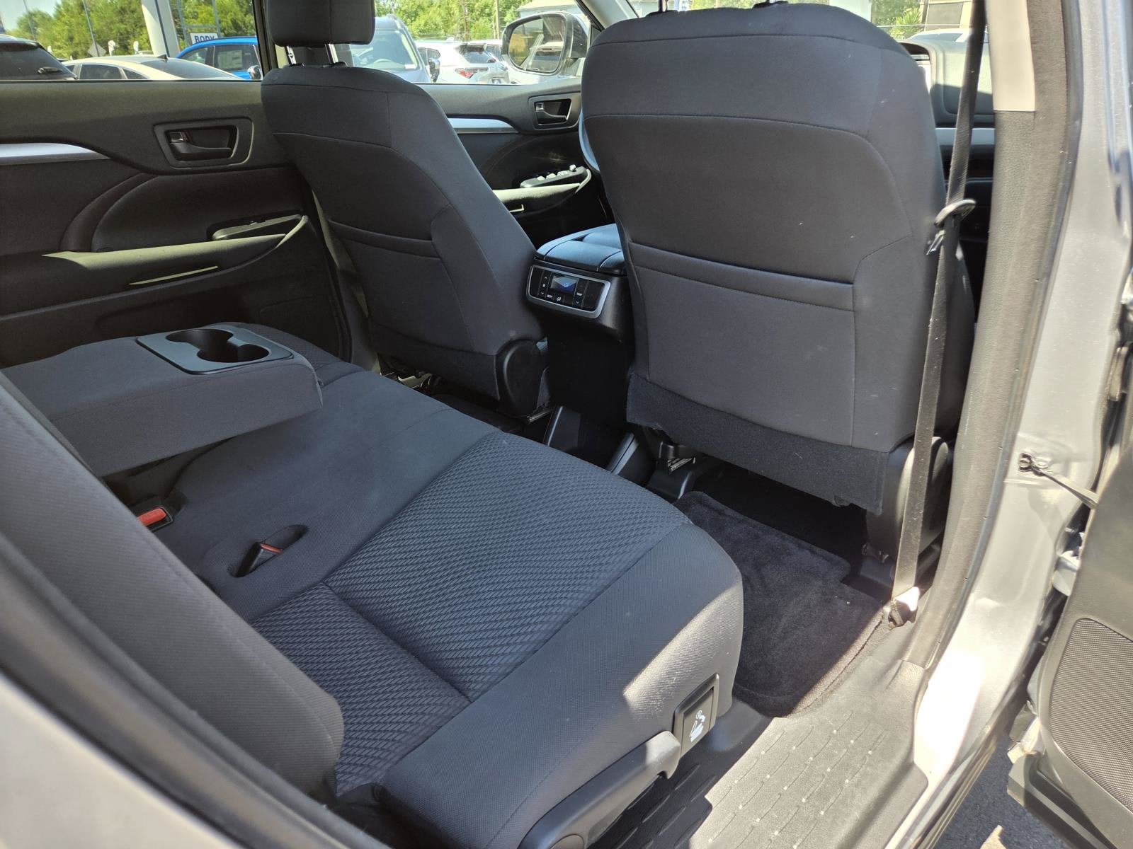 2016 Toyota Highlander LE
