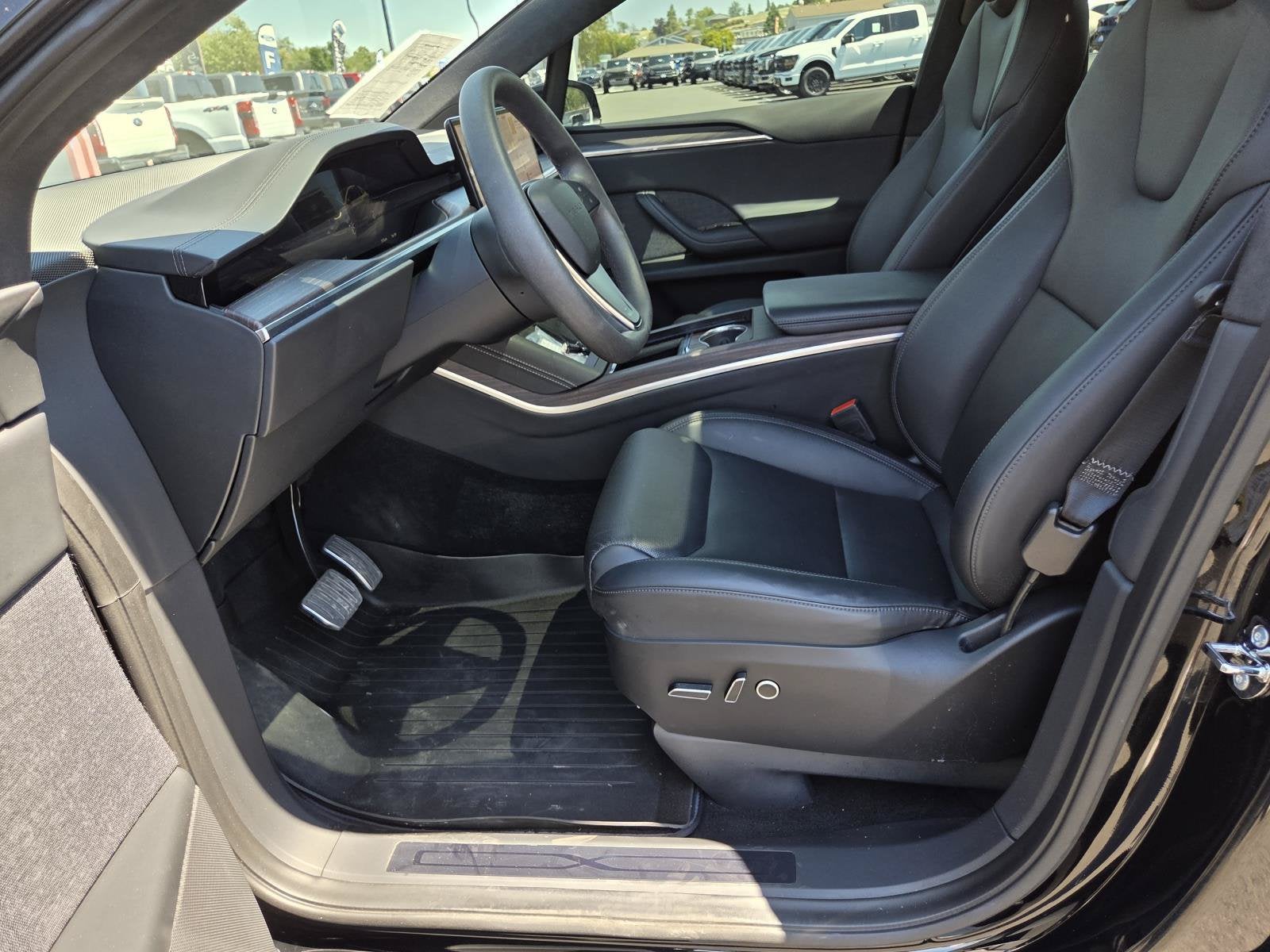 2025 Tesla Model X Base