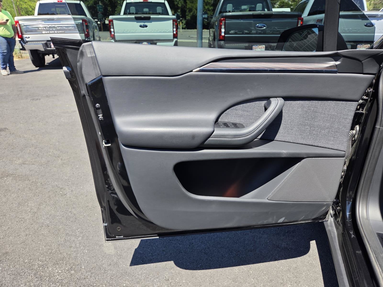 2025 Tesla Model X Base