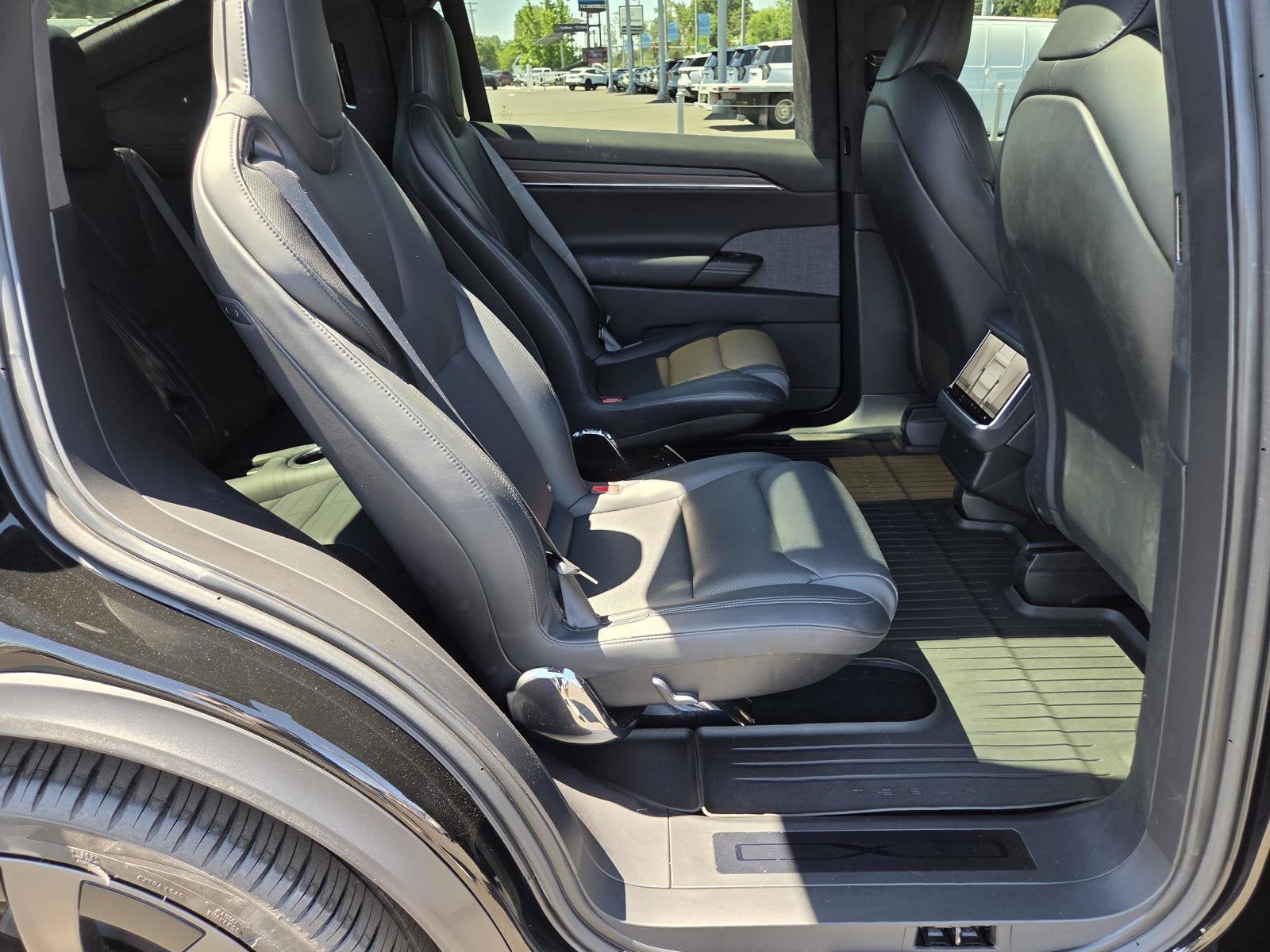 2025 Tesla Model X Base