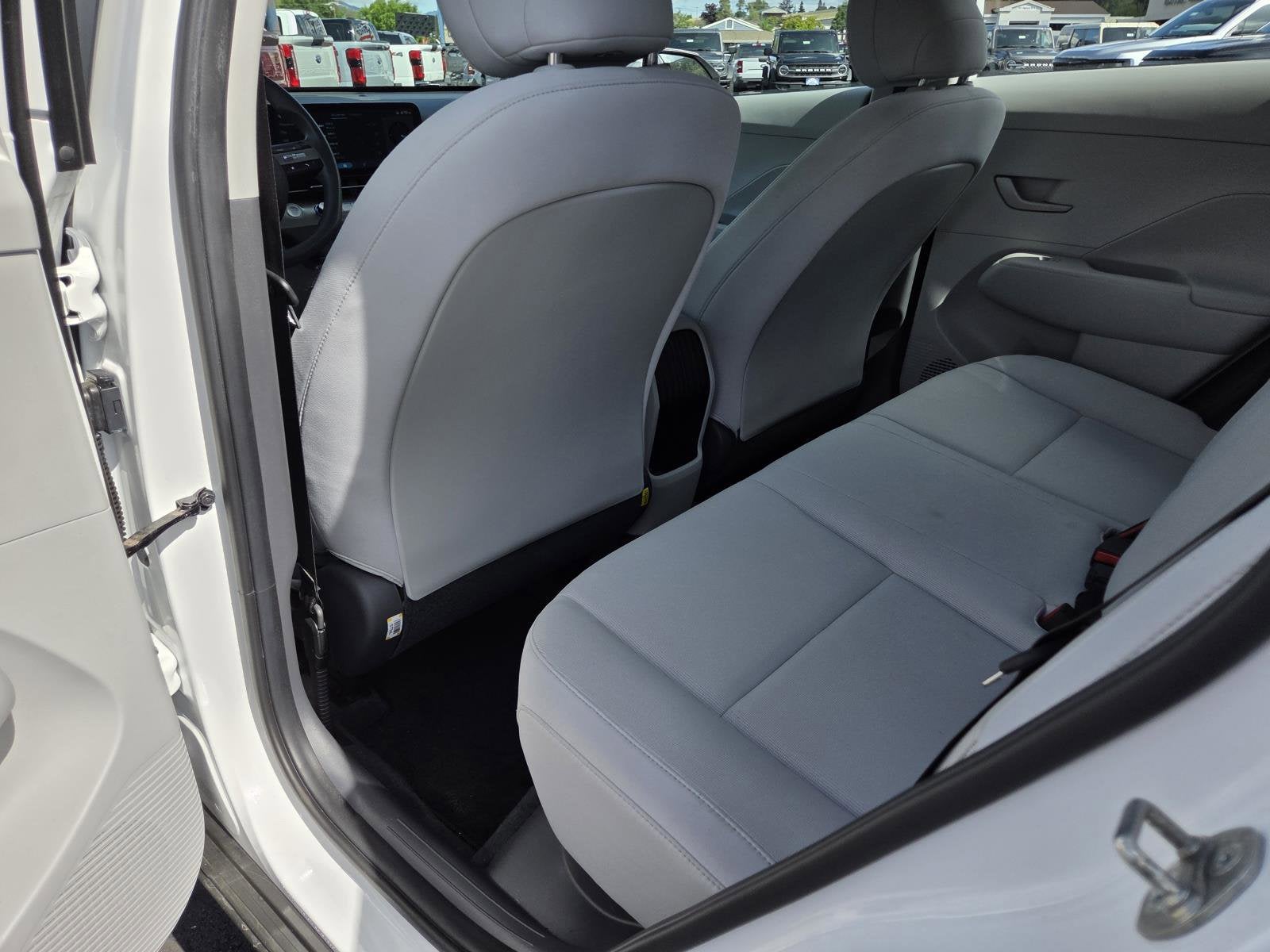 2024 Hyundai Kona SE - Photo 14