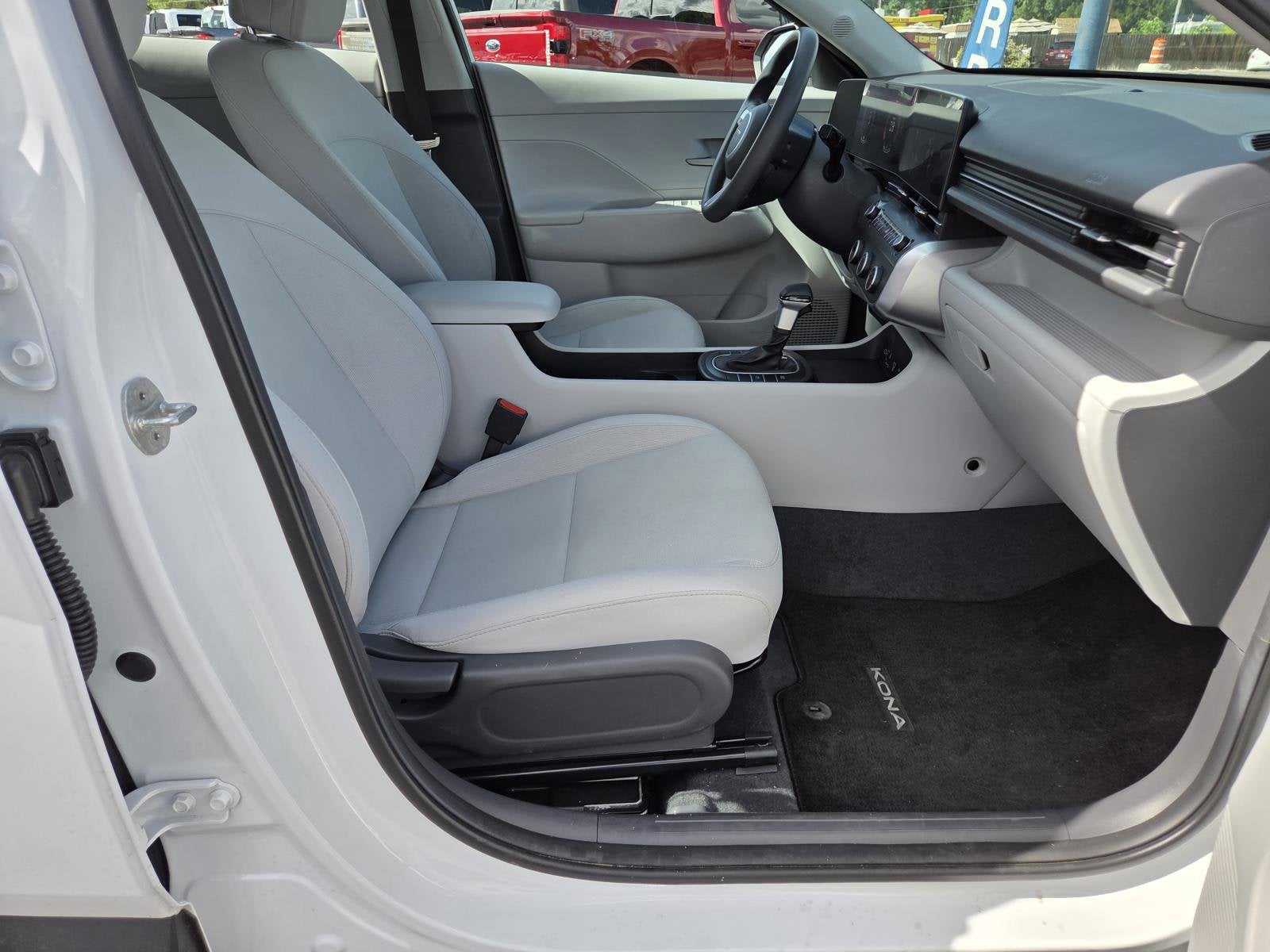 2024 Hyundai Kona SE