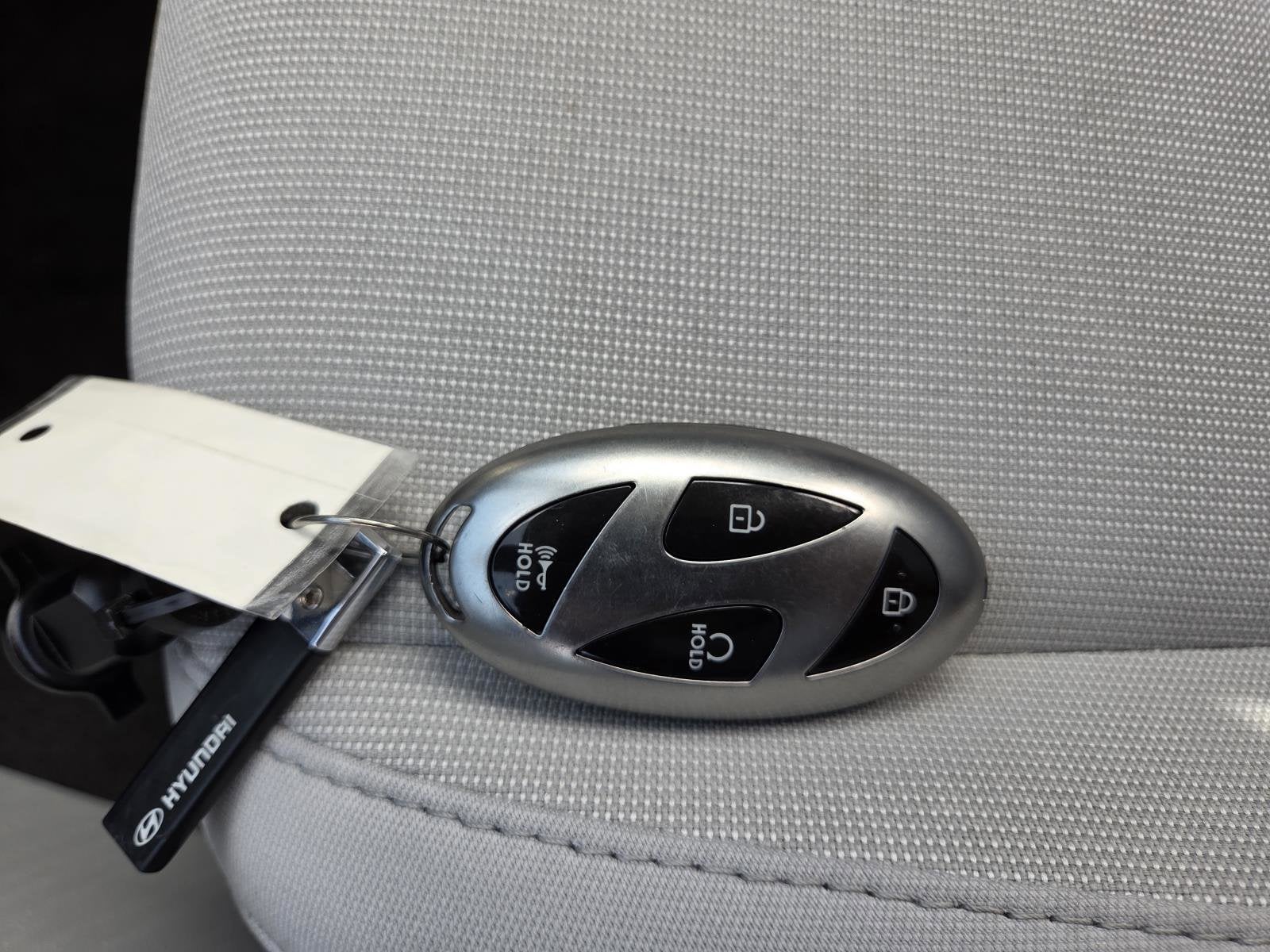 2024 Hyundai Kona SE - Photo 28