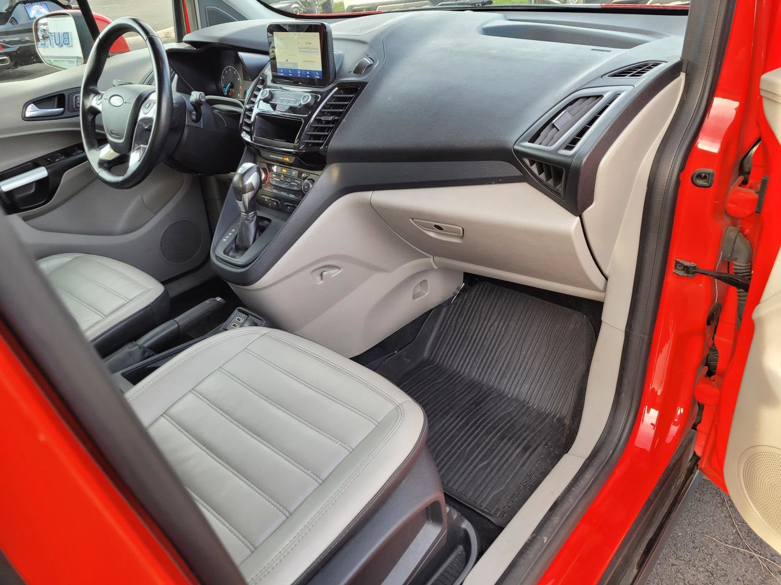 2022 Ford Transit Connect Wagon Titanium