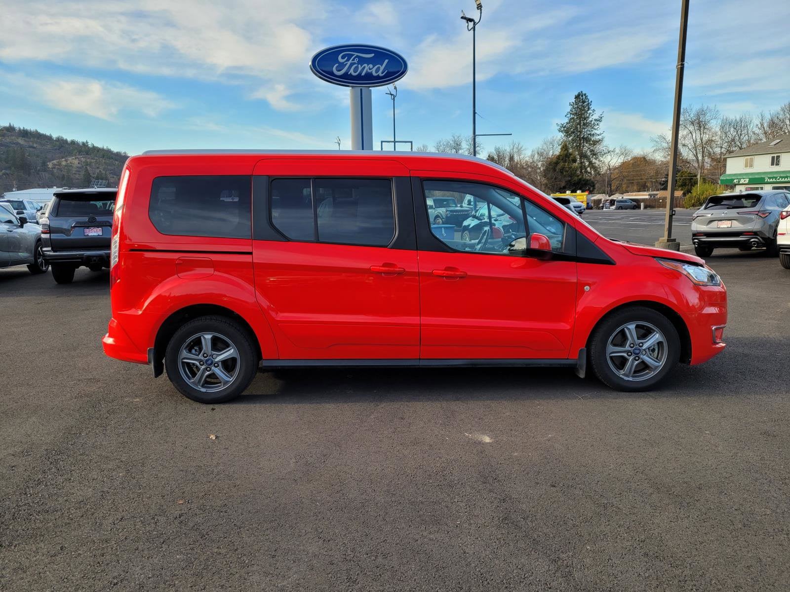 2022 Ford Transit Connect Wagon Titanium