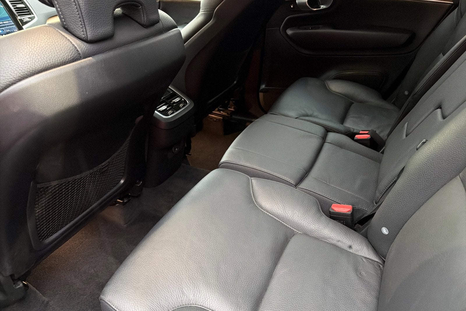 2024 Volvo XC90 Plus Bright Theme