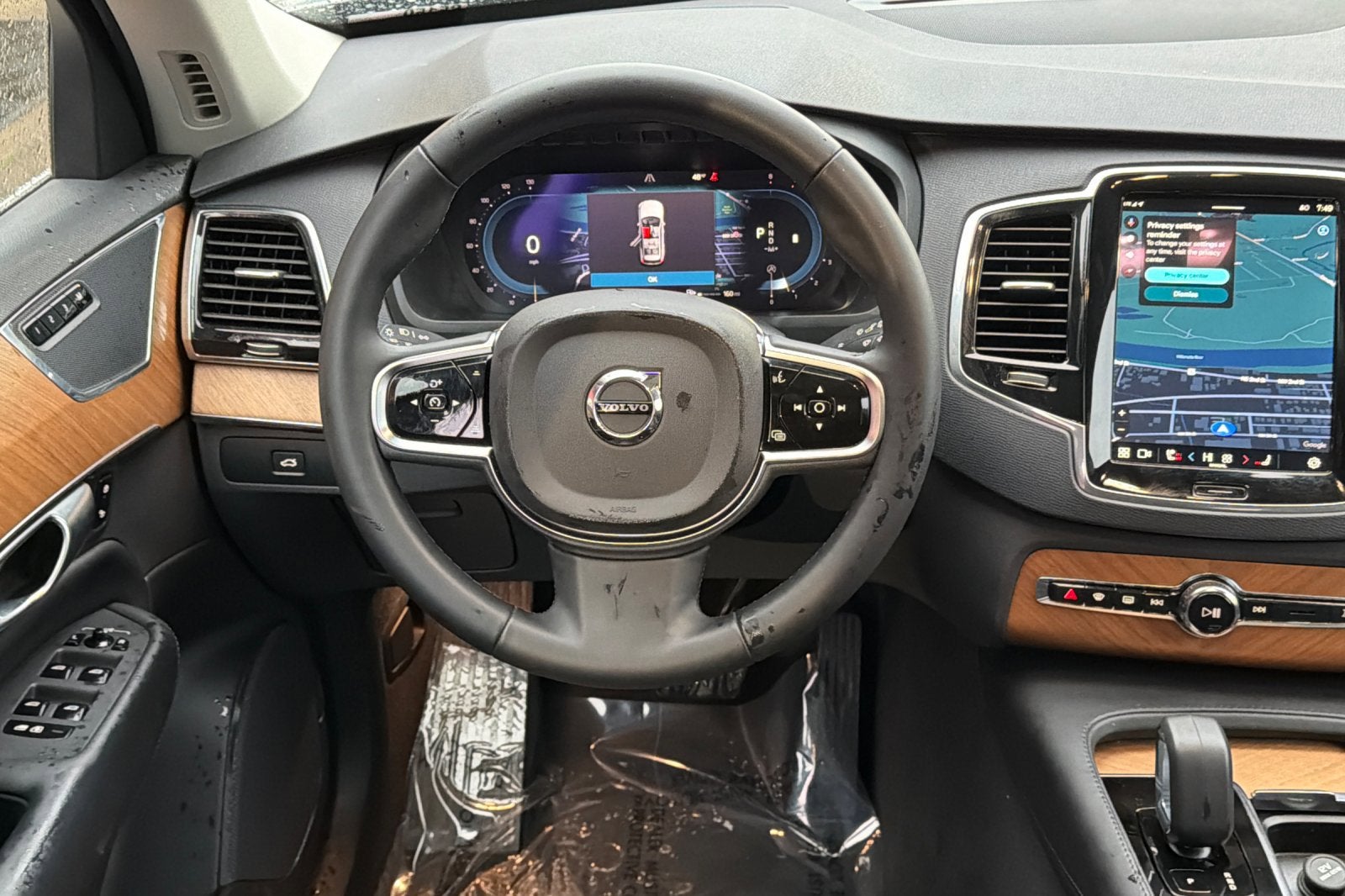 2024 Volvo XC90 Plus Bright Theme