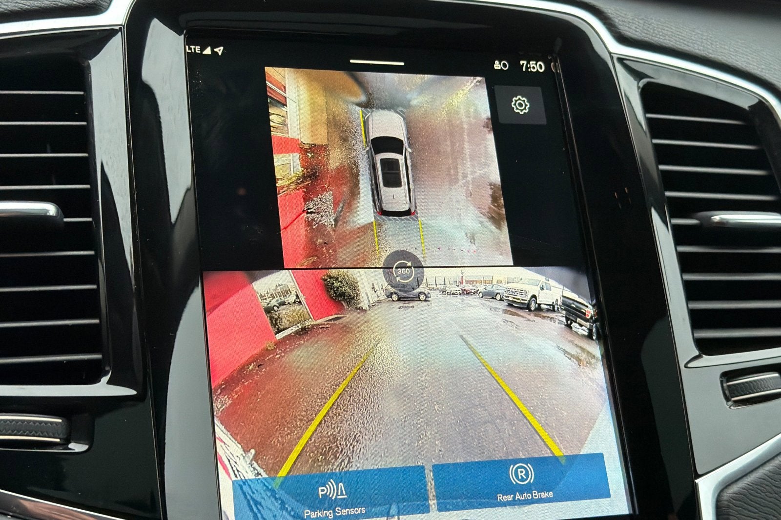 2024 Volvo XC90 Plus Bright Theme