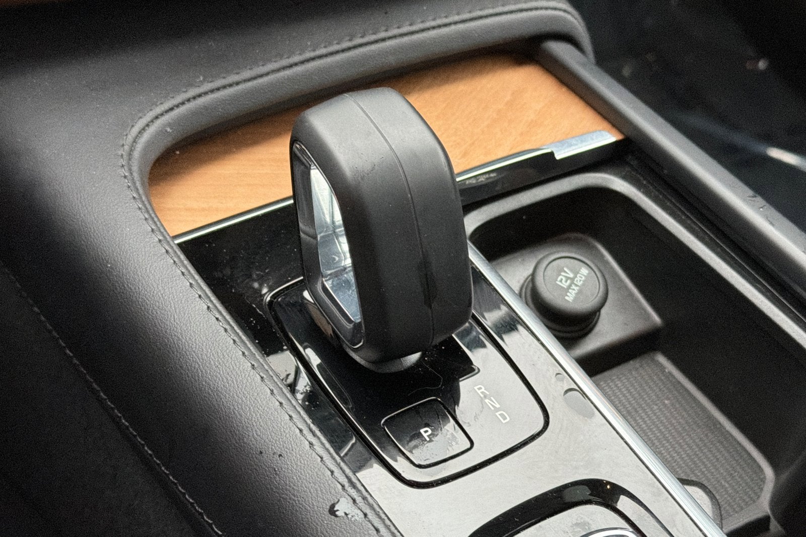 2024 Volvo XC90 Plus Bright Theme