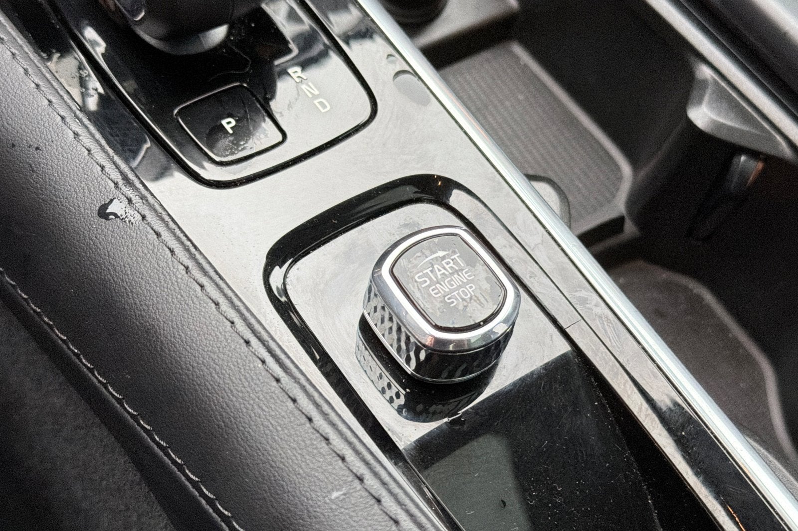 2024 Volvo XC90 Plus Bright Theme