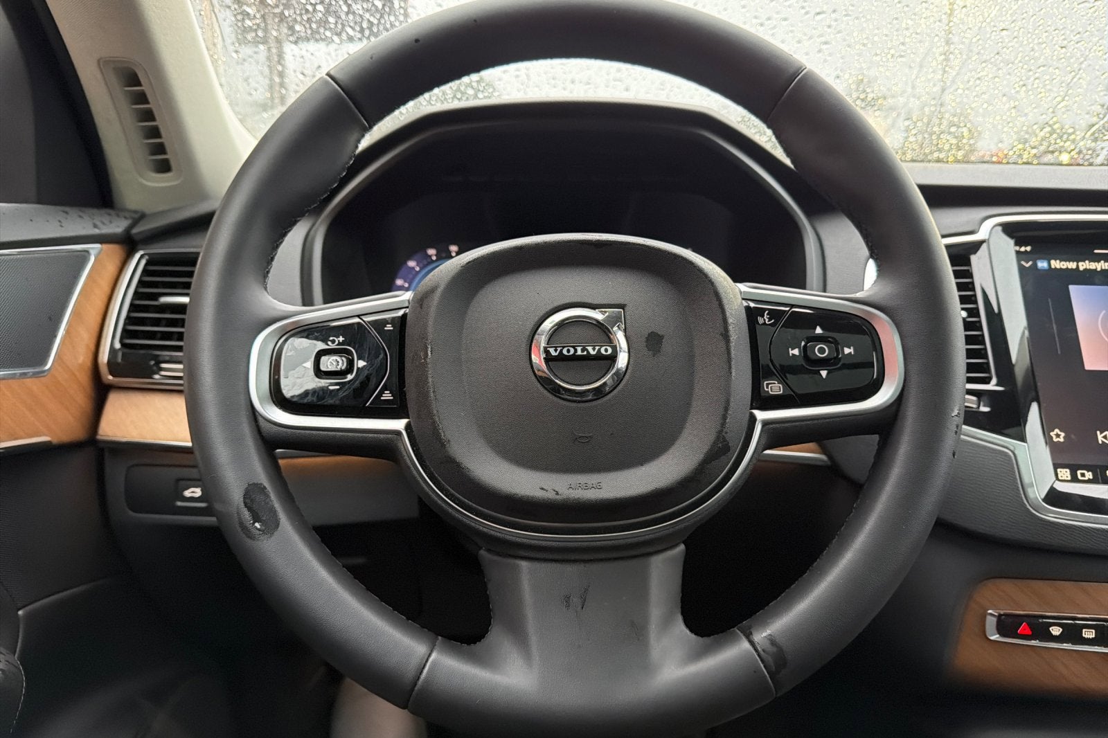 2024 Volvo XC90 Plus Bright Theme