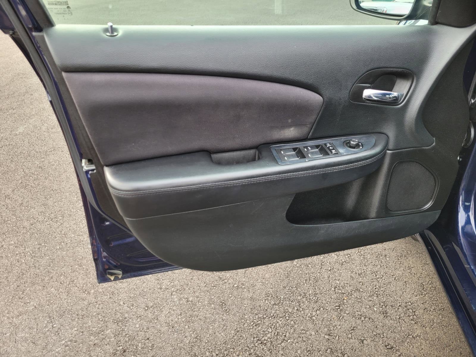 2014 Chrysler 200 LX