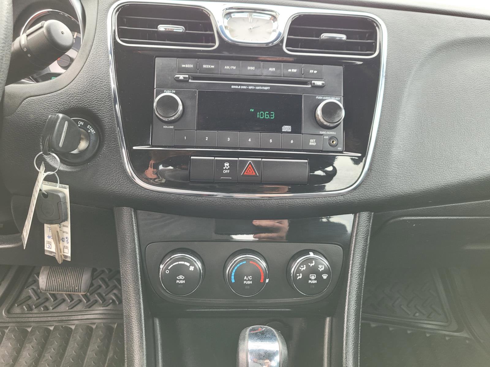 2014 Chrysler 200 LX