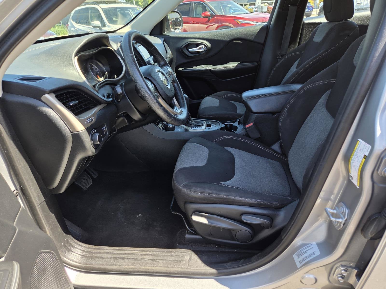 2016 Jeep Cherokee Sport