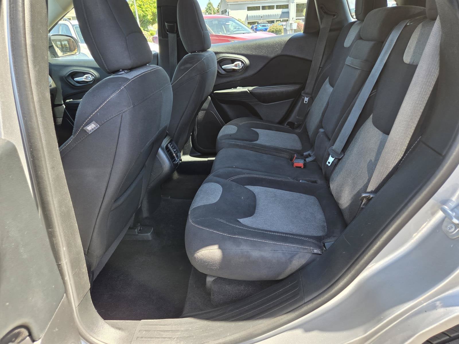 2016 Jeep Cherokee Sport