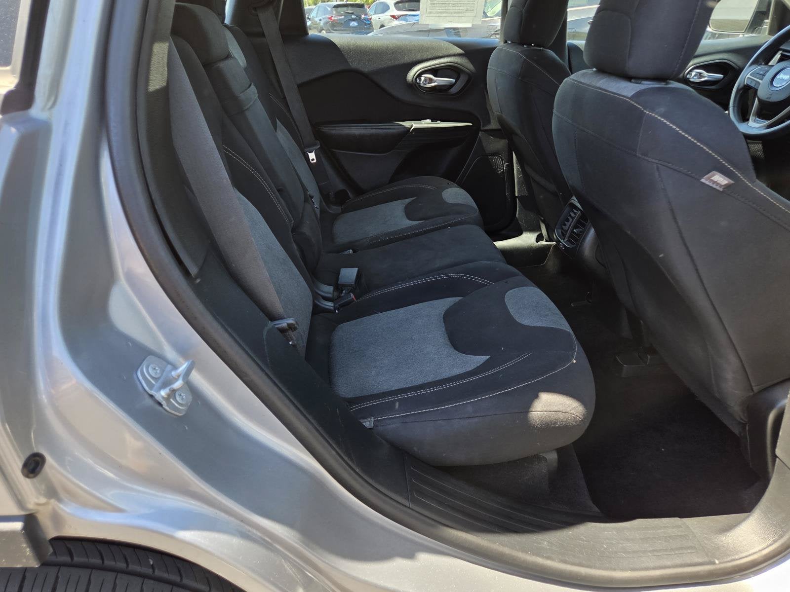 2016 Jeep Cherokee Sport