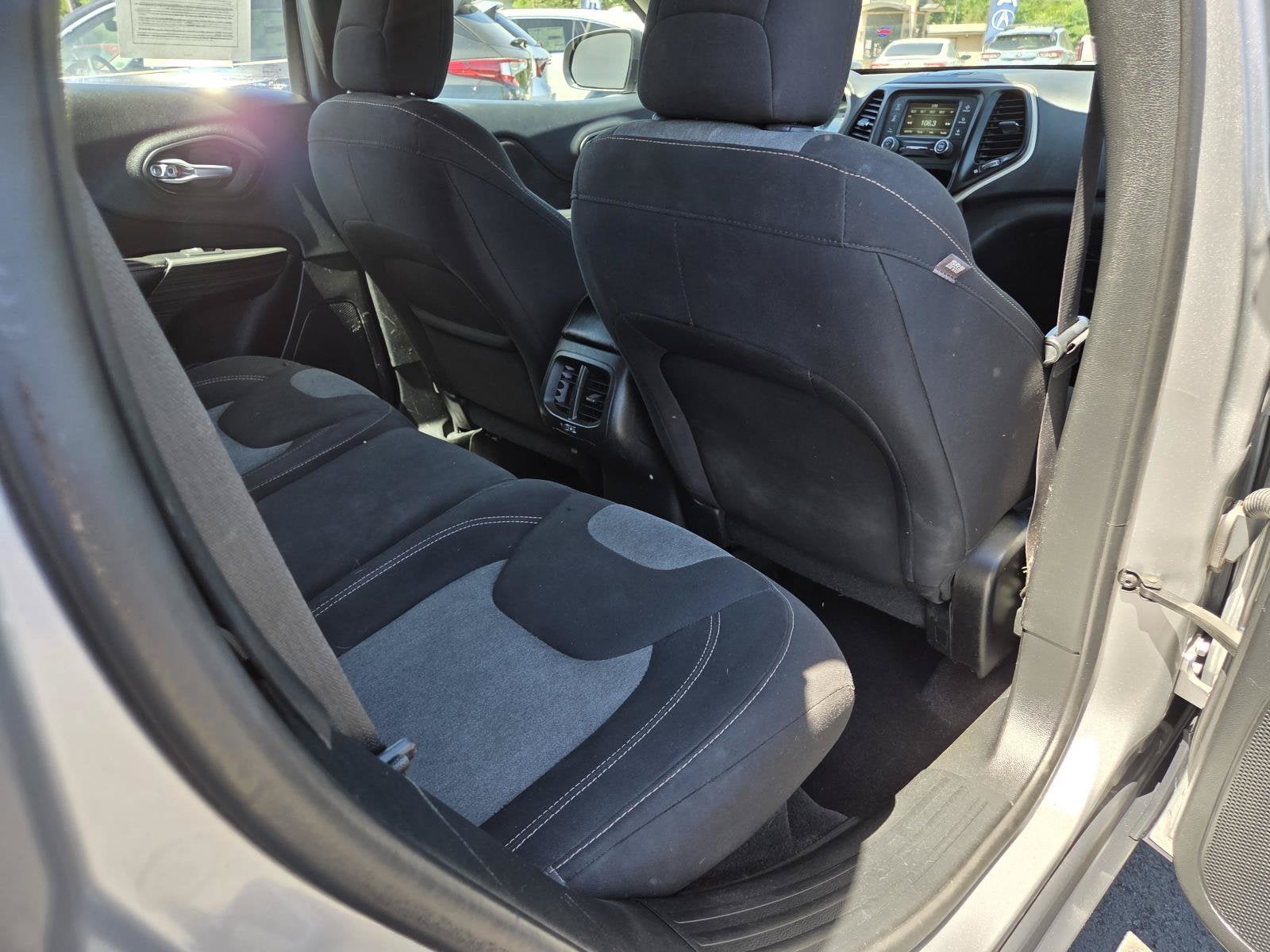 2016 Jeep Cherokee Sport