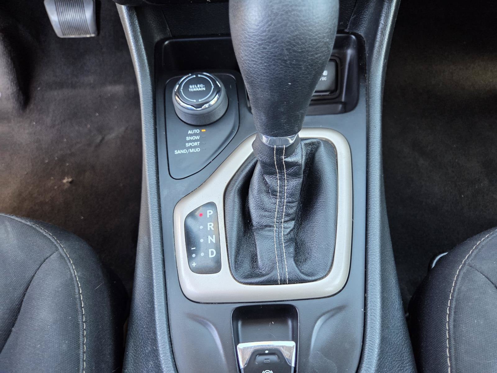 2016 Jeep Cherokee Sport